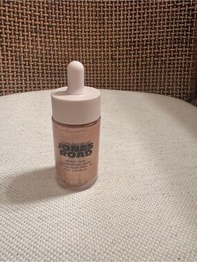 Jones Road Illuminating Drops in Soft Rose